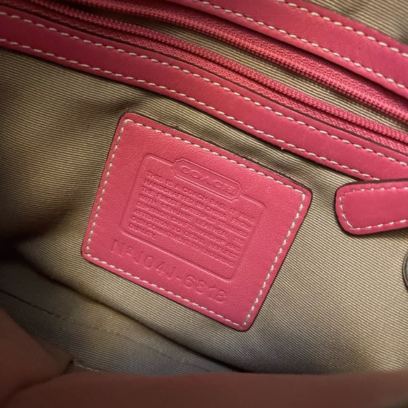 Old school coach bag, dare I say vintage and age myself - Picture 2 of 4